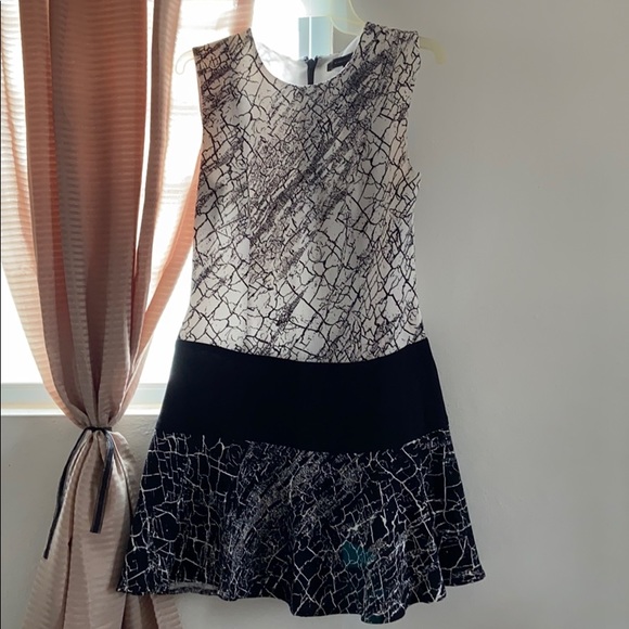 Little Dress bcbg - Picture 2 of 2